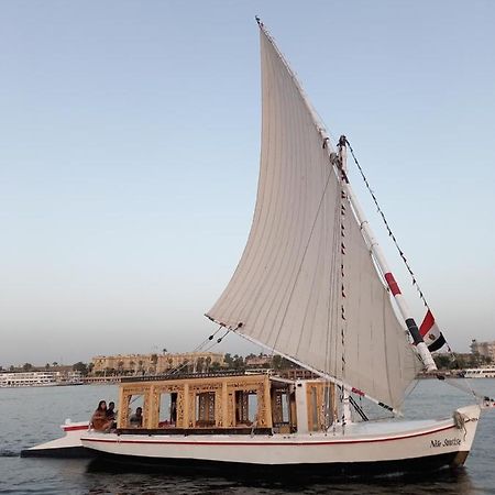 Nile Sunrise Felucca Boat Private Rental Луксор Екстер'єр фото