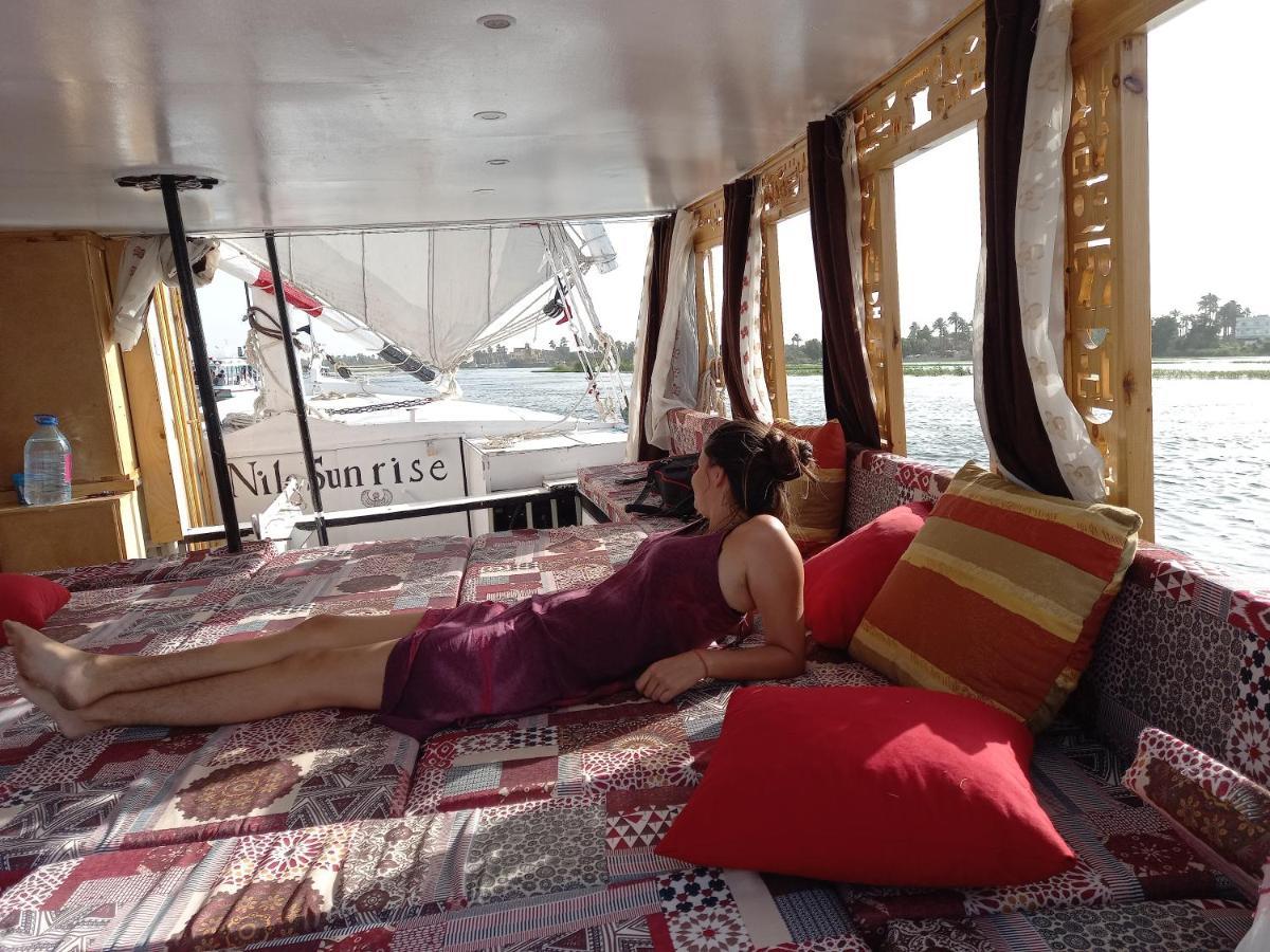Nile Sunrise Felucca Boat Private Rental Луксор Екстер'єр фото