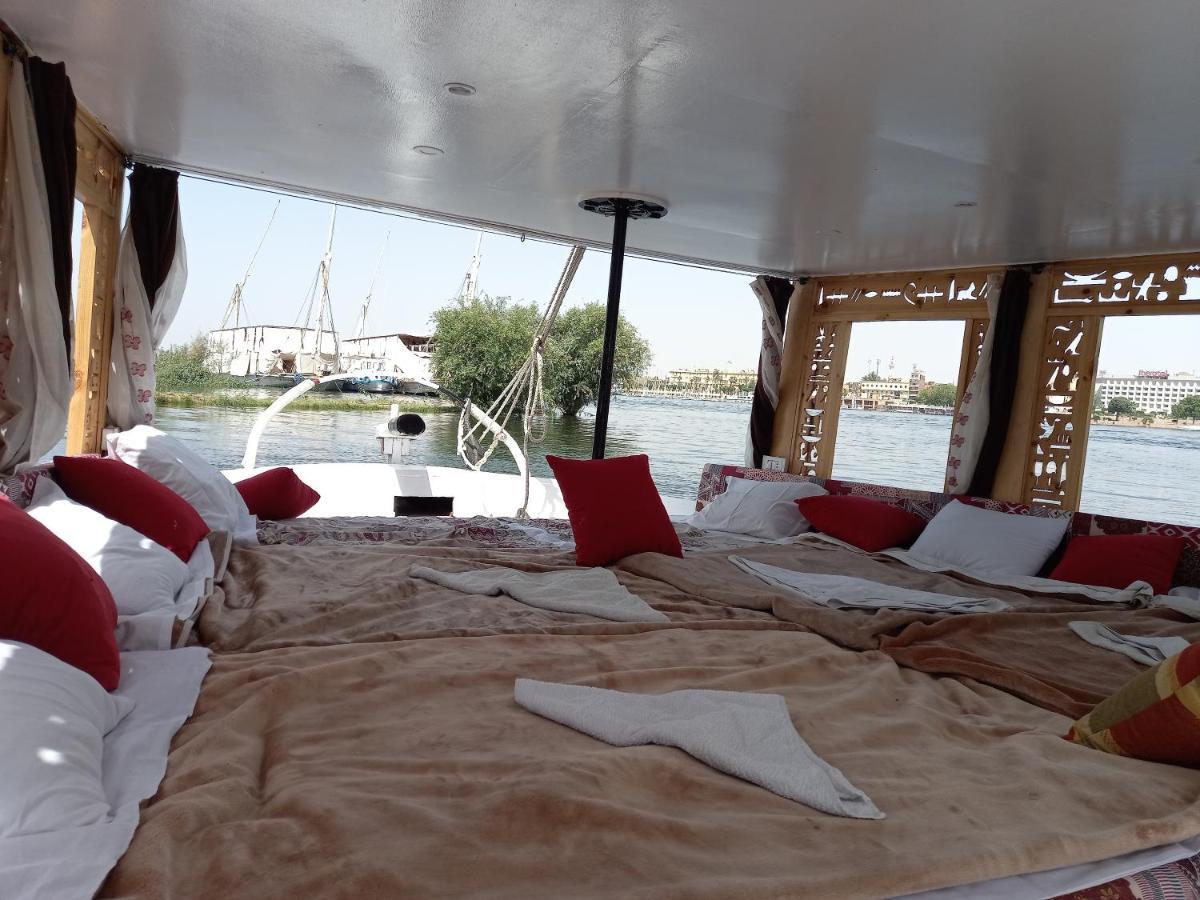 Nile Sunrise Felucca Boat Private Rental Луксор Екстер'єр фото