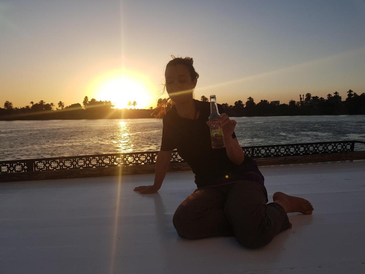 Nile Sunrise Felucca Boat Private Rental Луксор Екстер'єр фото