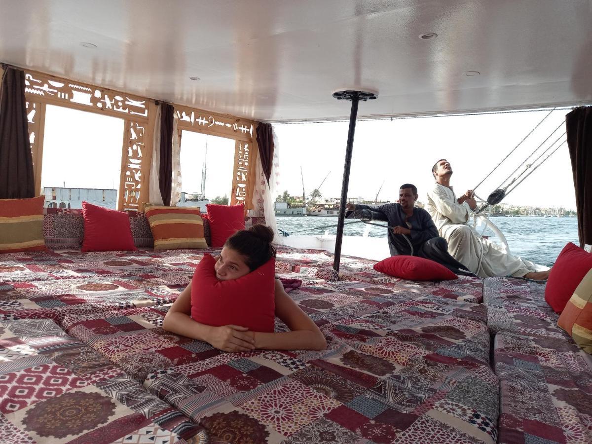 Nile Sunrise Felucca Boat Private Rental Луксор Екстер'єр фото