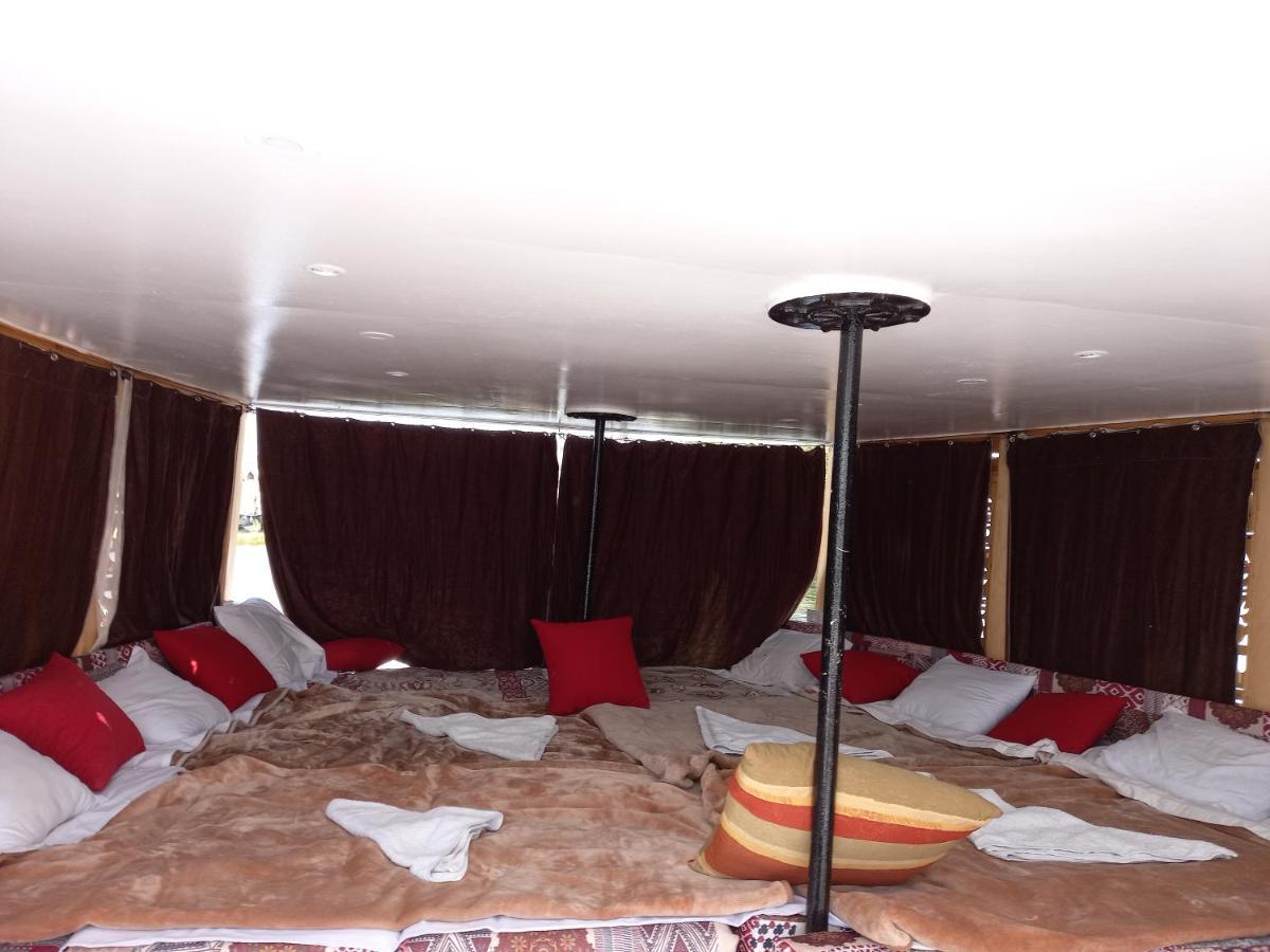 Nile Sunrise Felucca Boat Private Rental Луксор Екстер'єр фото