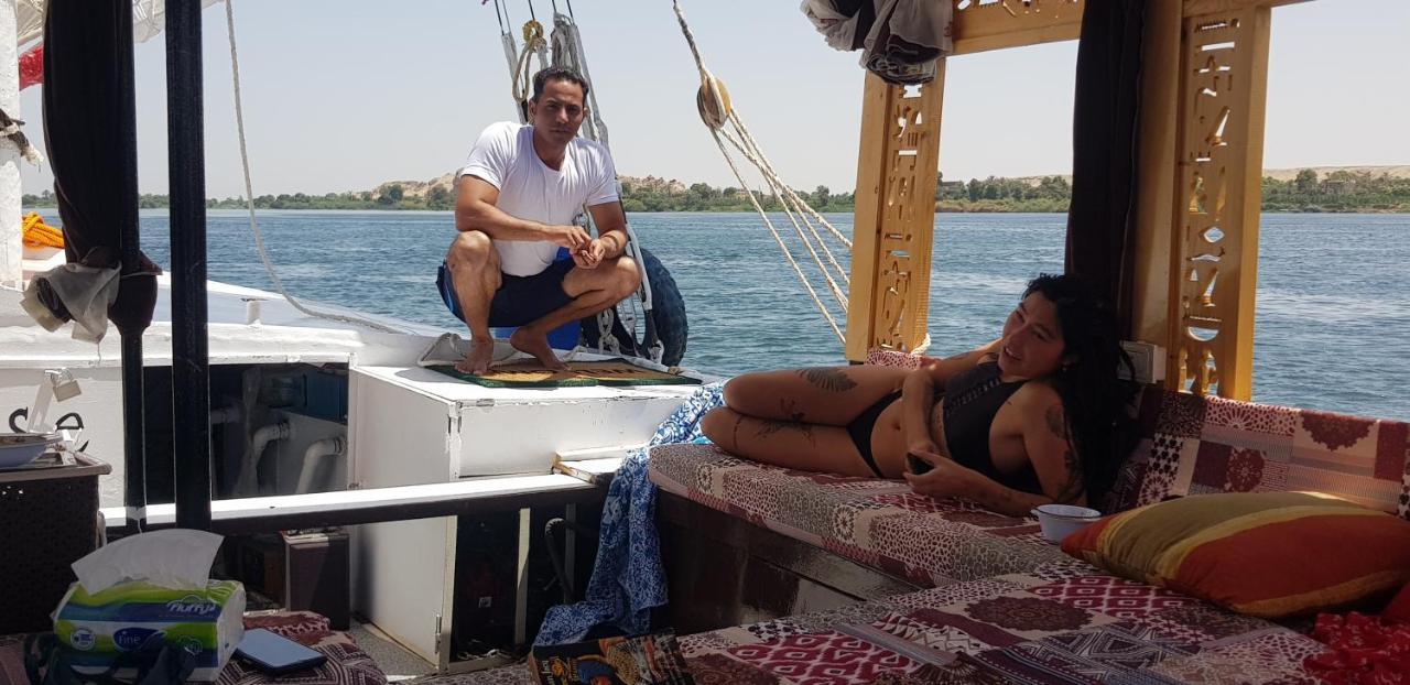 Nile Sunrise Felucca Boat Private Rental Луксор Екстер'єр фото