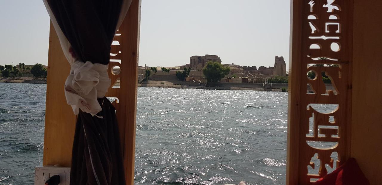 Nile Sunrise Felucca Boat Private Rental Луксор Екстер'єр фото