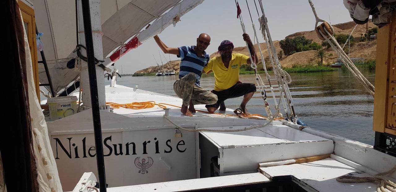 Nile Sunrise Felucca Boat Private Rental Луксор Екстер'єр фото
