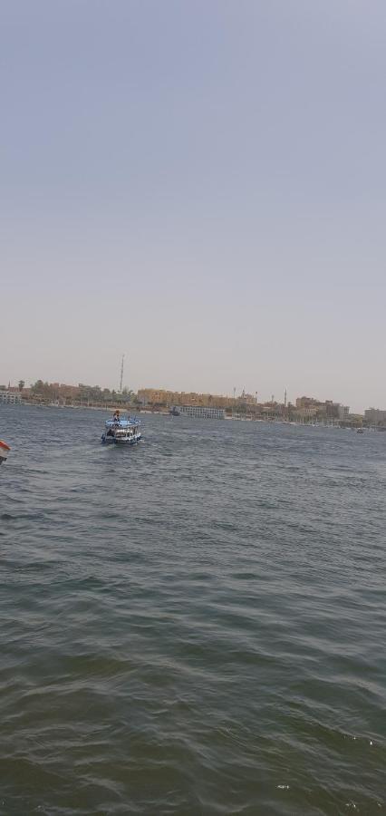 Nile Sunrise Felucca Boat Private Rental Луксор Екстер'єр фото